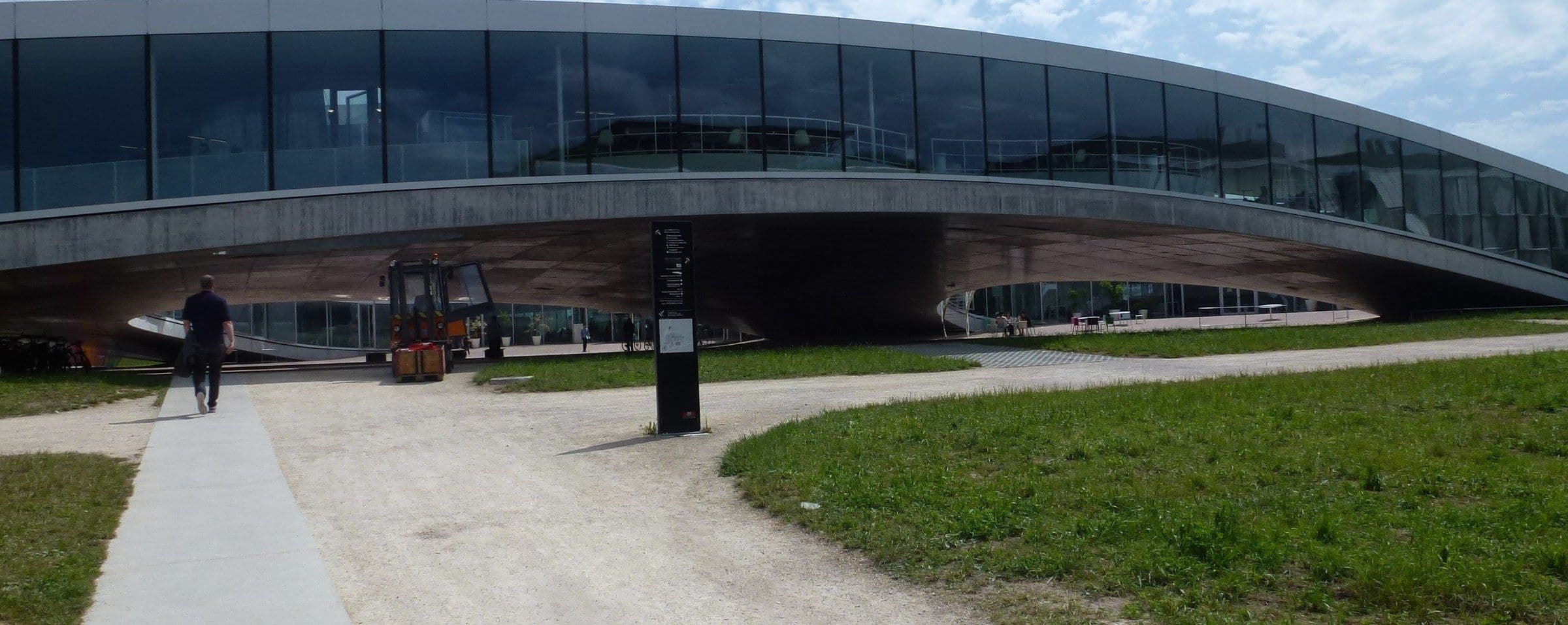 École Polytechnique Fédérale de Lausanne campus